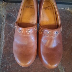 Dansko Leather Clogs Brown Wood Heel Studded Slip-On Size 39 (US 8.5–9)